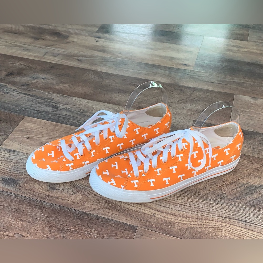 Row One Tennessee Volunteers canvas style sneakers size Men’s: 10 / woman’s 11.5